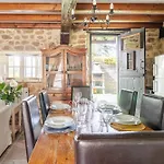 Villa Casa De Al Lado En *