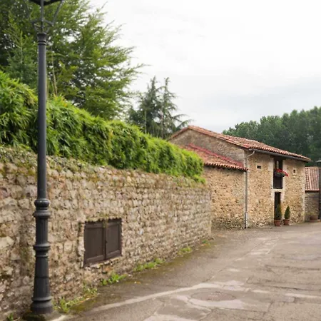 Casa De Al Lado En *