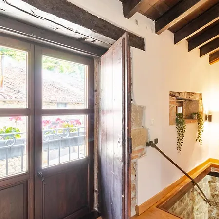 Casa De Al Lado En *
