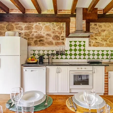 Casa De Al Lado En *