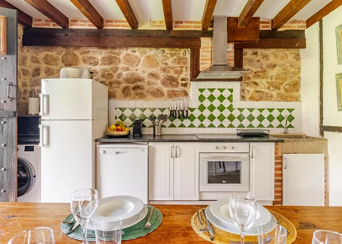 Casa De Al Lado En *